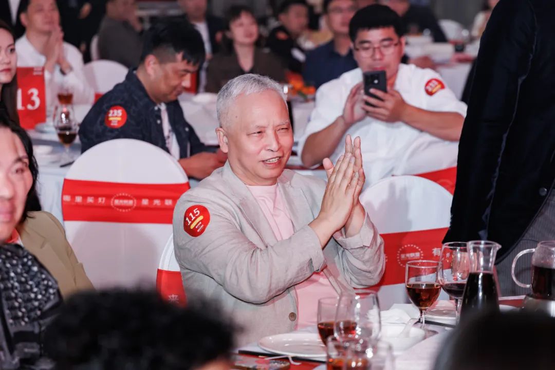 陈柏光最新动态🌟星光熠熠,陈柏光引领潮流前线💥