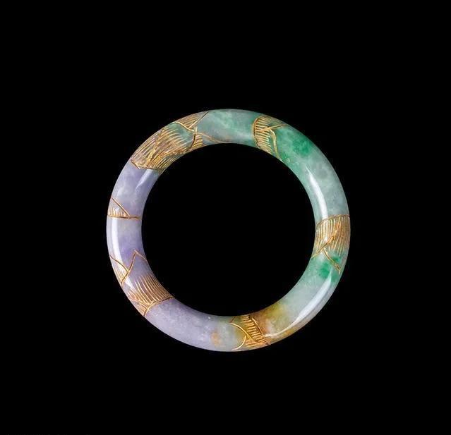 云南摔碎玉镯事件最新进展,科技与生活的完美融合,智能手镯引领未来潮流