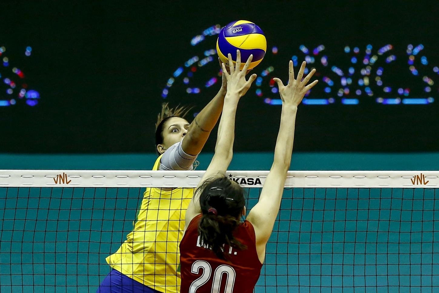 中国巴西排球比赛,小巷深处的排球热情与独特风味