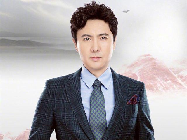 演员刘晓虎,从舞台到荧屏,变化中的自信与成就之光