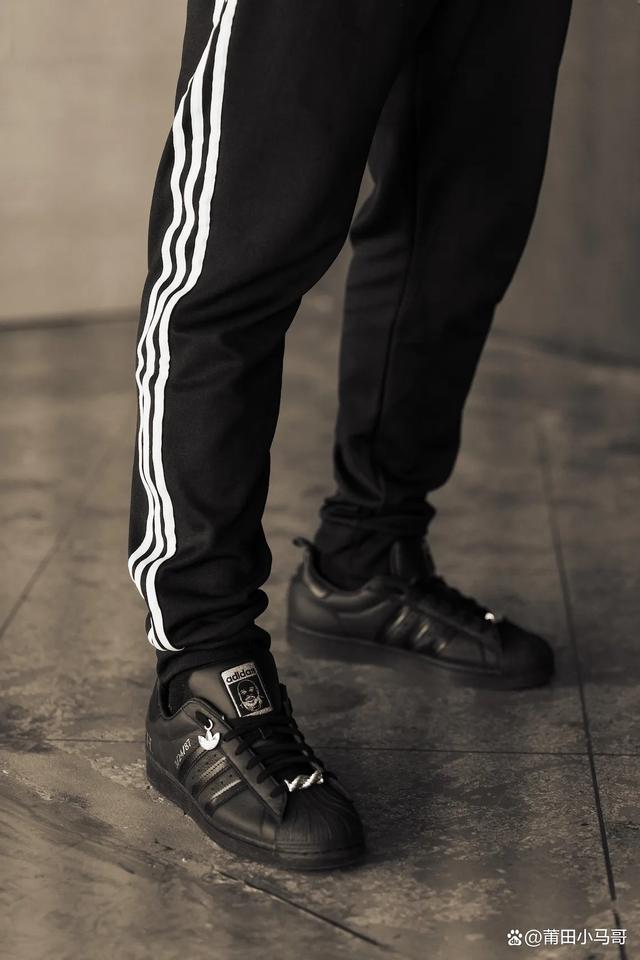 阿迪达斯新款男鞋,时代的步伐与潮流的引领