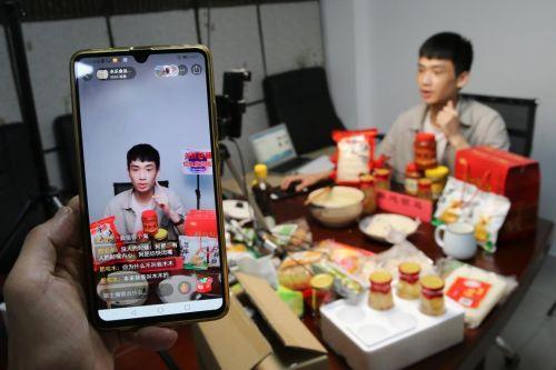 拼多多赴美国上市,探寻小巷中的独特小店