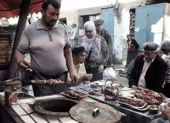 穿越硝烟的味蕾,1942电影观后感与小巷中的美食奇遇