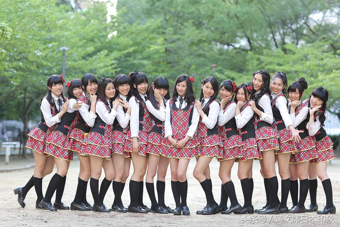 最新流行烫发款式,时尚风潮的多样解读