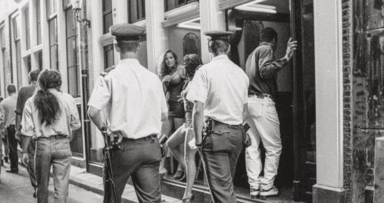 冲红灯最新,一场自然美景的心灵之旅