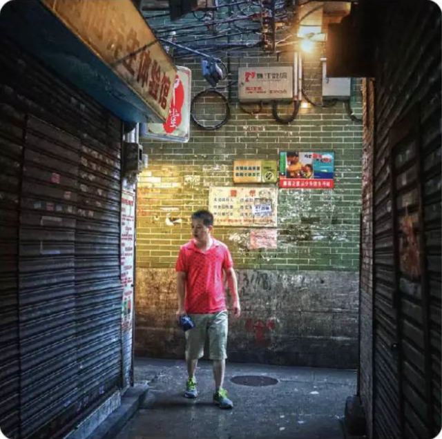 最新港剧高分,小巷深处的特色小店探秘